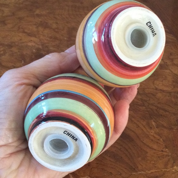 Tabletops Gallery Tampico Decanter and Salt and Pepper - Picture 3 of 5